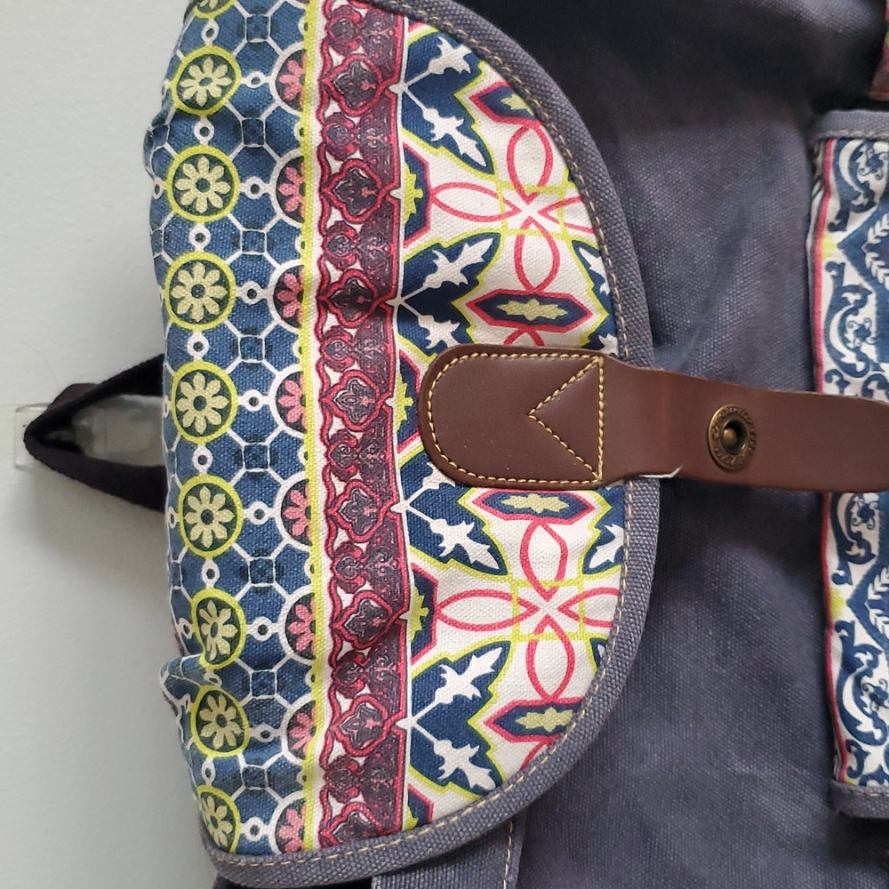 Gray Geometric Pattern Backpack With Drawstring C… - image 2